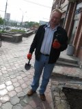 Вячеслав Корягин уже посадил на даче зернышко апельсина и уже два года ждет урожая. Надеется, что с картошкой получится быстрее